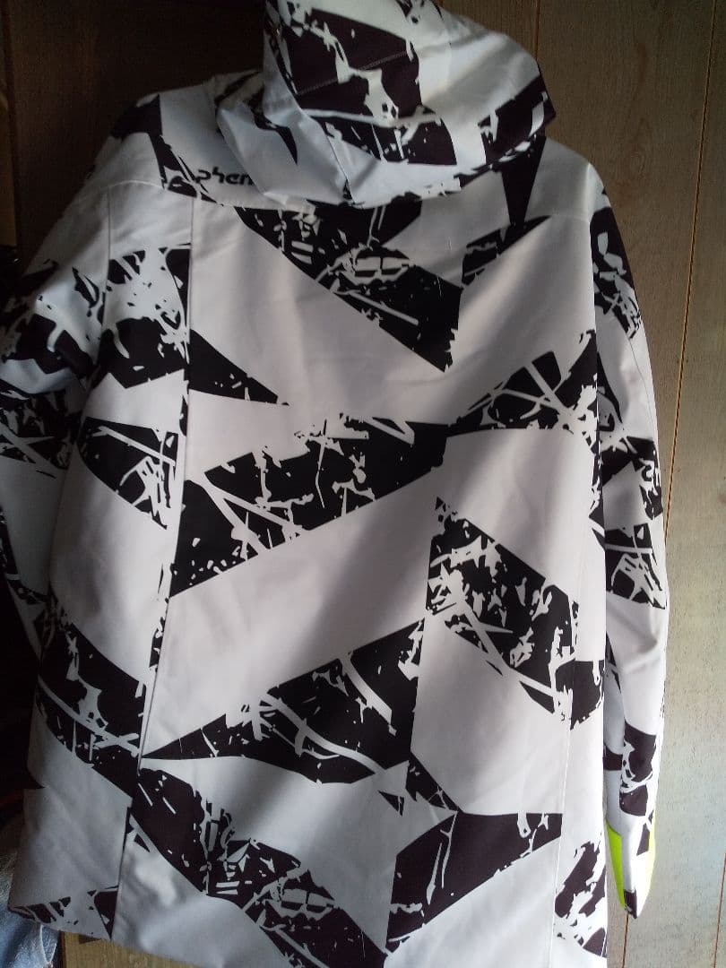 新品タグ付き  Phenix  フェニックス ジャケット サイズ  L