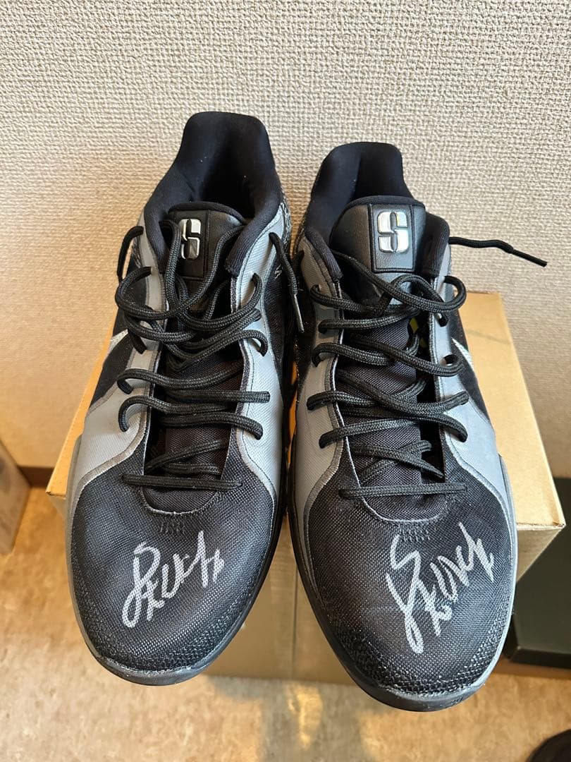 一番賞一等賞 NBA元ブルズ フェリシオ直筆サインシューズ