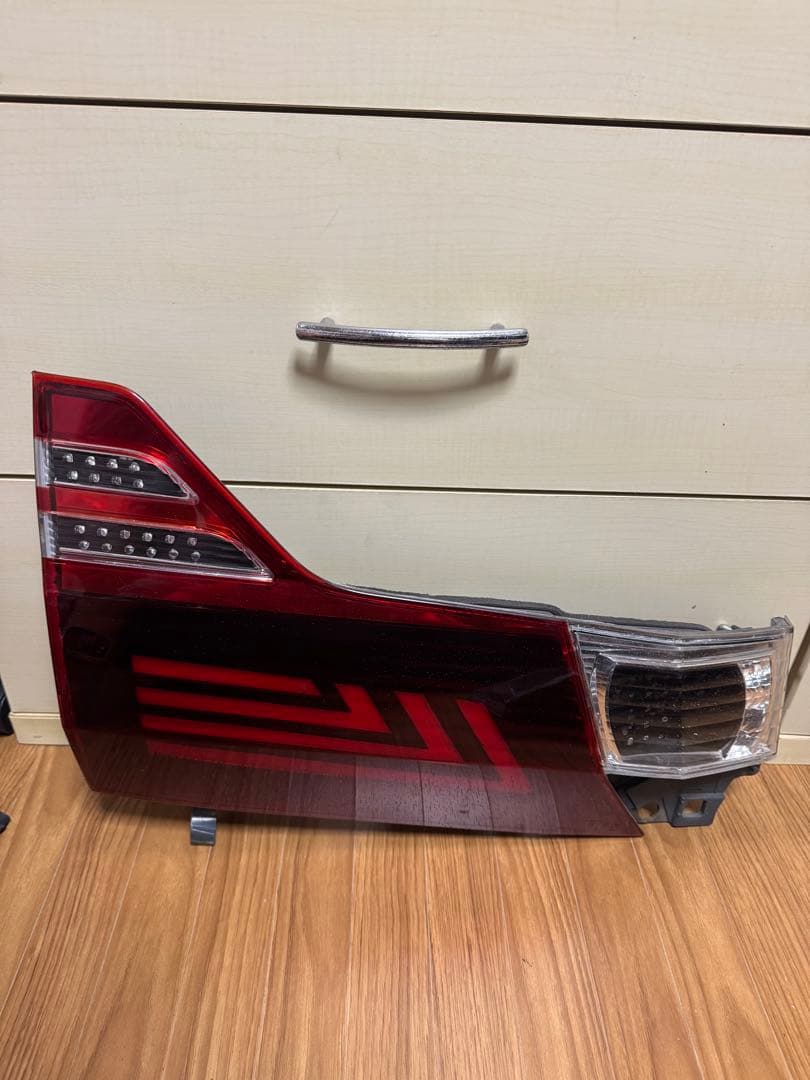 アルファード10系後期　ワンオフテールランプ