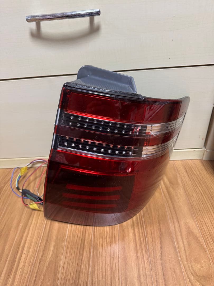 アルファード10系後期　ワンオフテールランプ