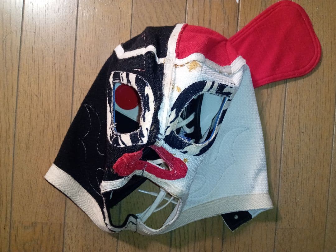 即決！オカノ 本人使用済み試合用 プロレスマスク サイン入り