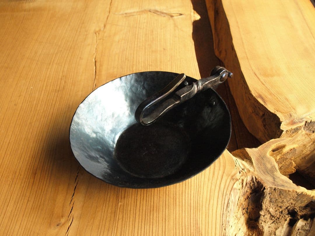 鍛造折り畳み式シェラカップ　ソロキャンプアイアンギア焚き火