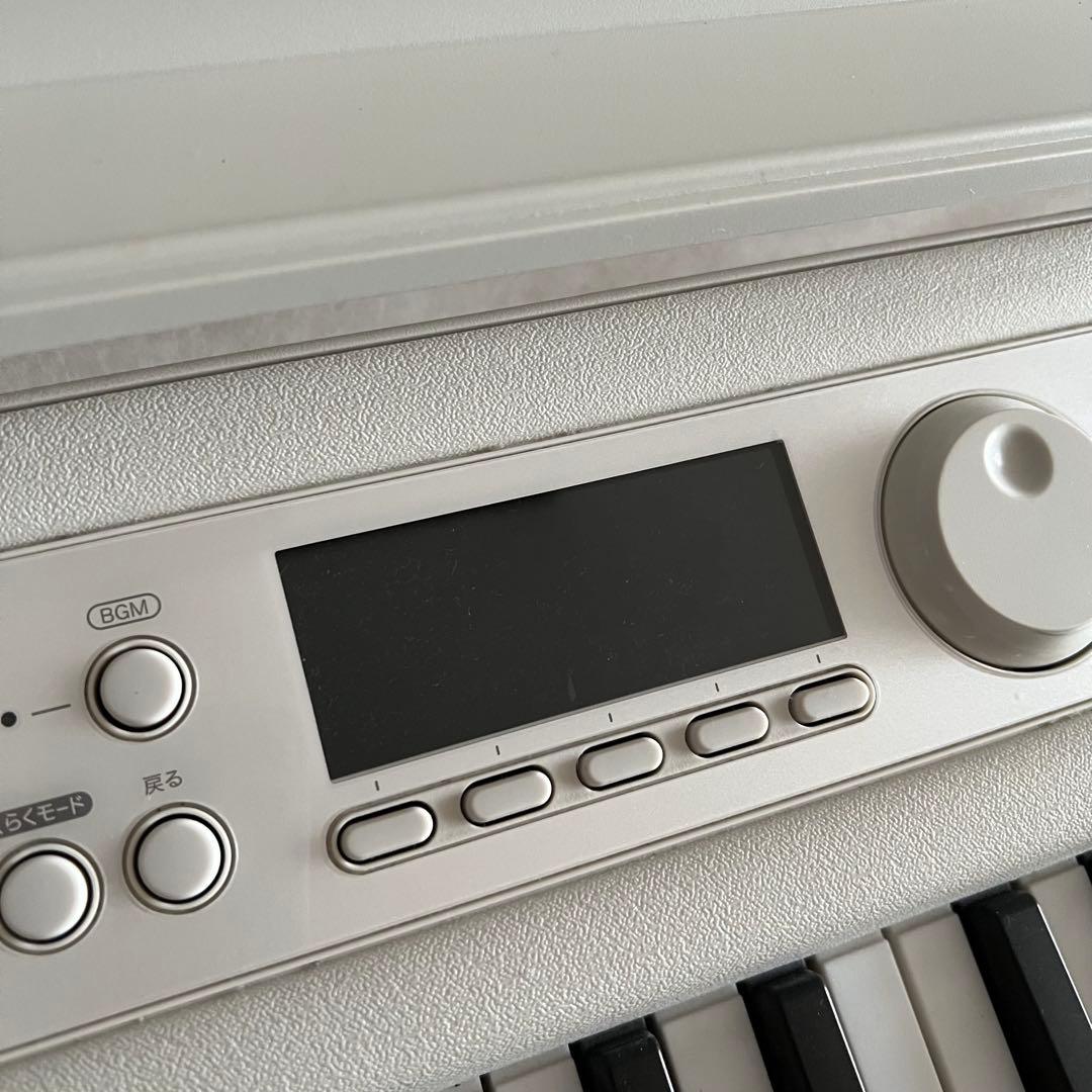 【送料無料】カシオ(CASIO)光ナビゲーション電子キーボード LK-520