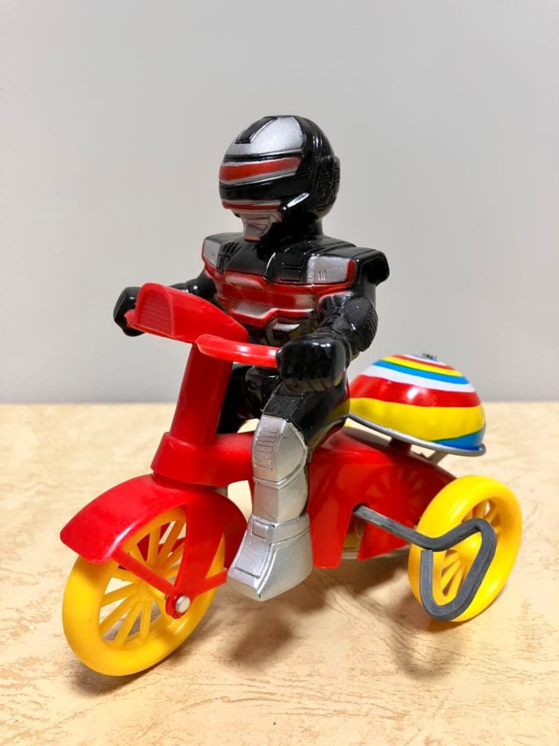 時空戦士スピルバン　ゼンマイ式ベル付き三輪車