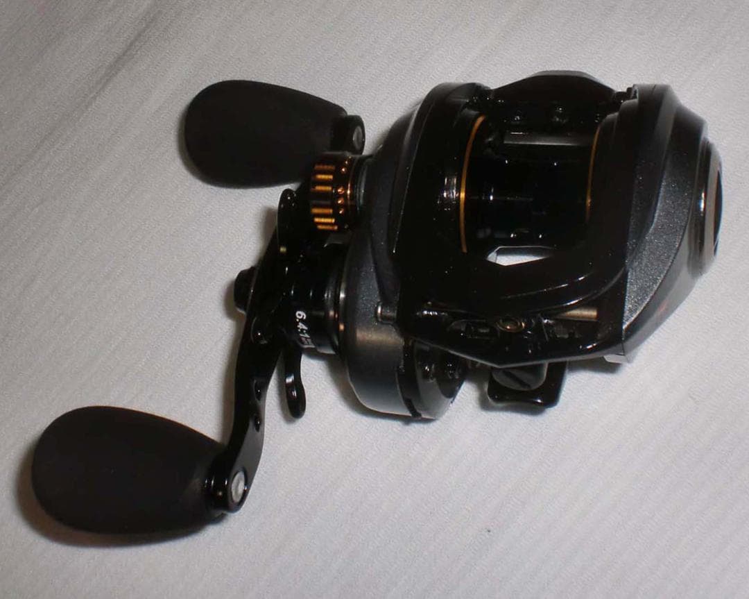 アブガルシア　レボ　エルシーシックス（Revo　LC6）『右巻き』　新品