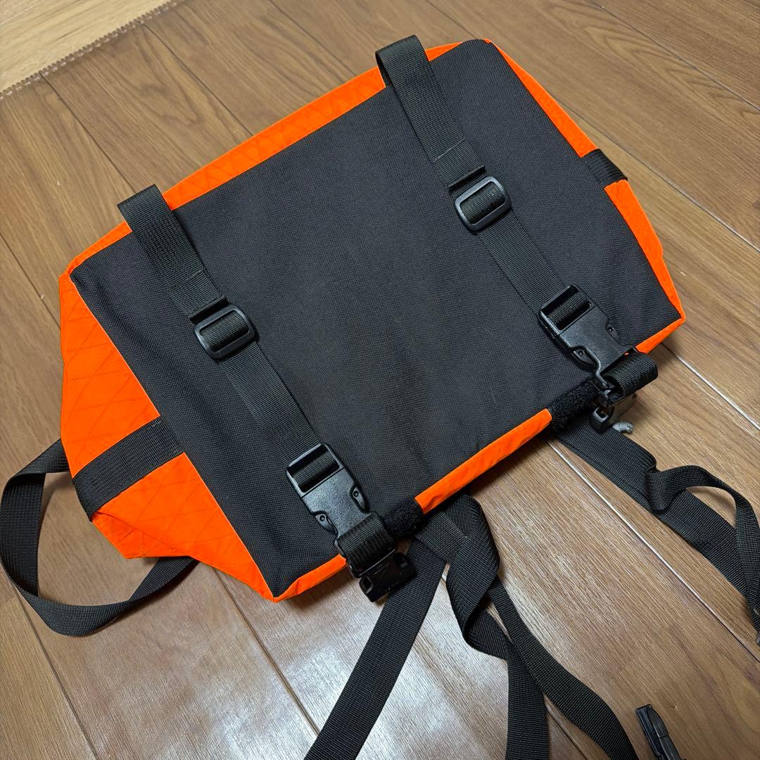 アクセサリー ILE porteur rack bag small (x-pac/blaze)