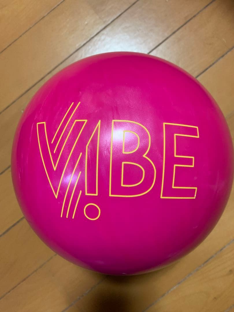 BUBBLEGUM VIBEボウリングボール 15LB