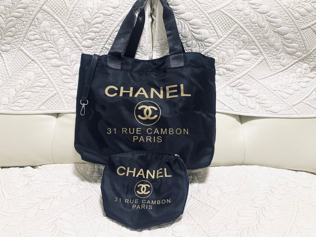 CHANEL☆新品未使用ノベルティトートバッグナイロン素材化粧コスメポーチ付き黒