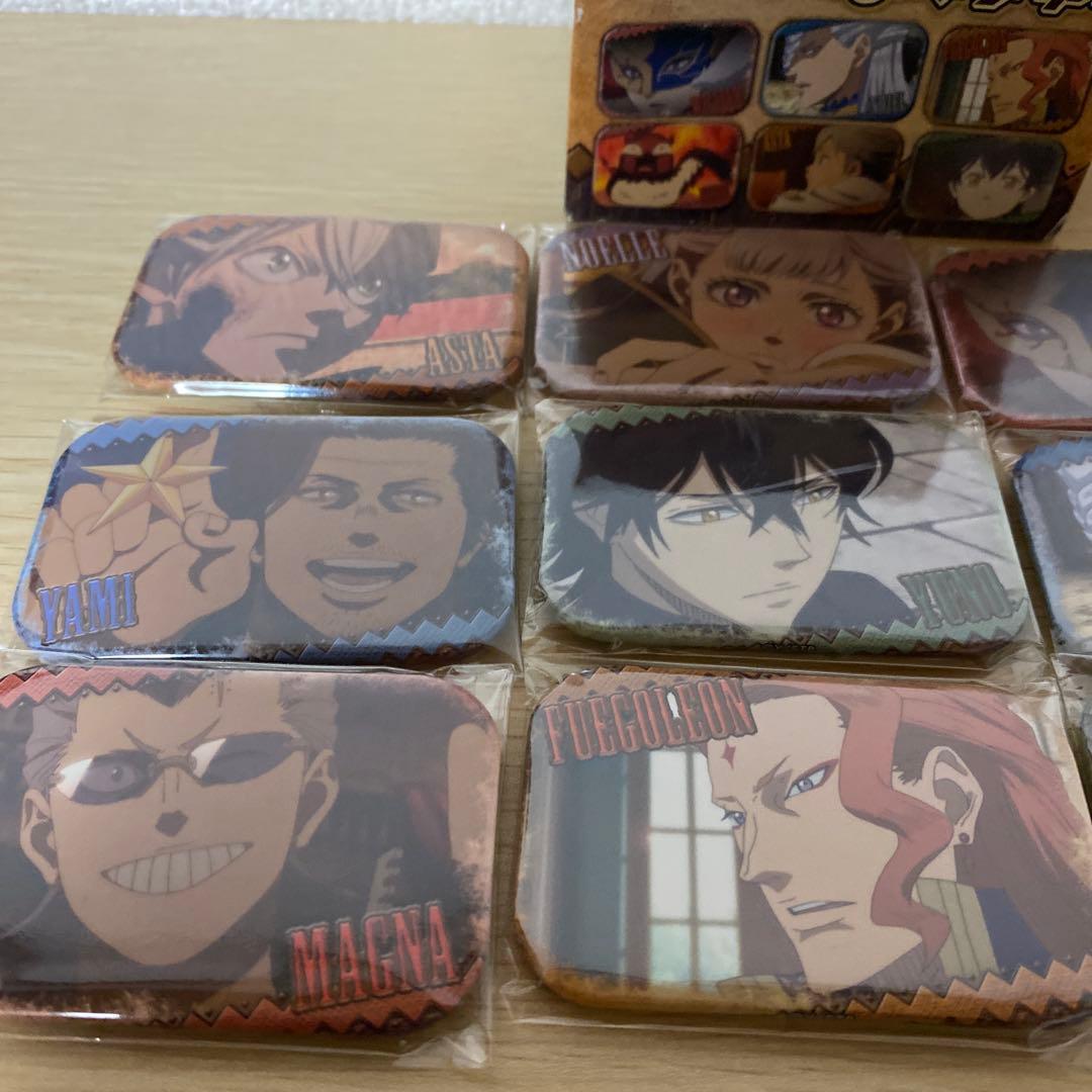 希少　ブラッククローバー　まるかく缶バッチ　12種コンプ　未開封