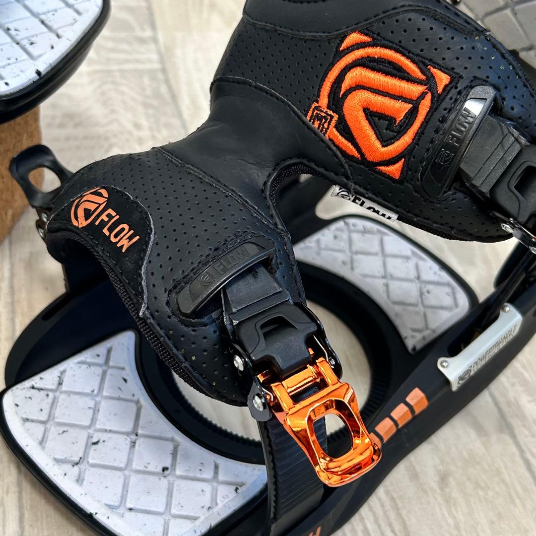 スノーボードバインディング　FLOW M-SERIES