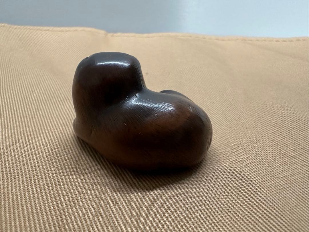 根付(netsuke) 犬の値付　友重作　木製　江戸時代