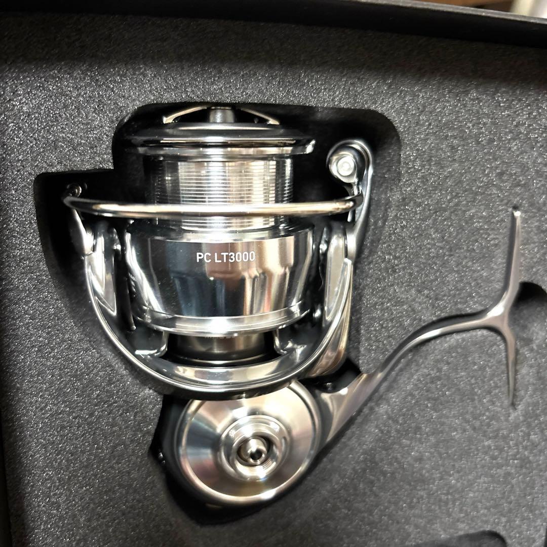 DAIWA ダイワ 22 EXIST PC LT3000 スピニングリール 美品