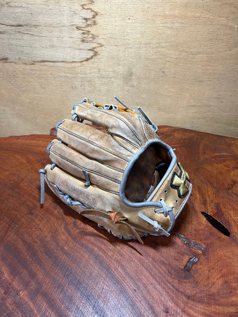 アンダーアーマー　 硬式グローブ　松田宣浩モデル QBB0020