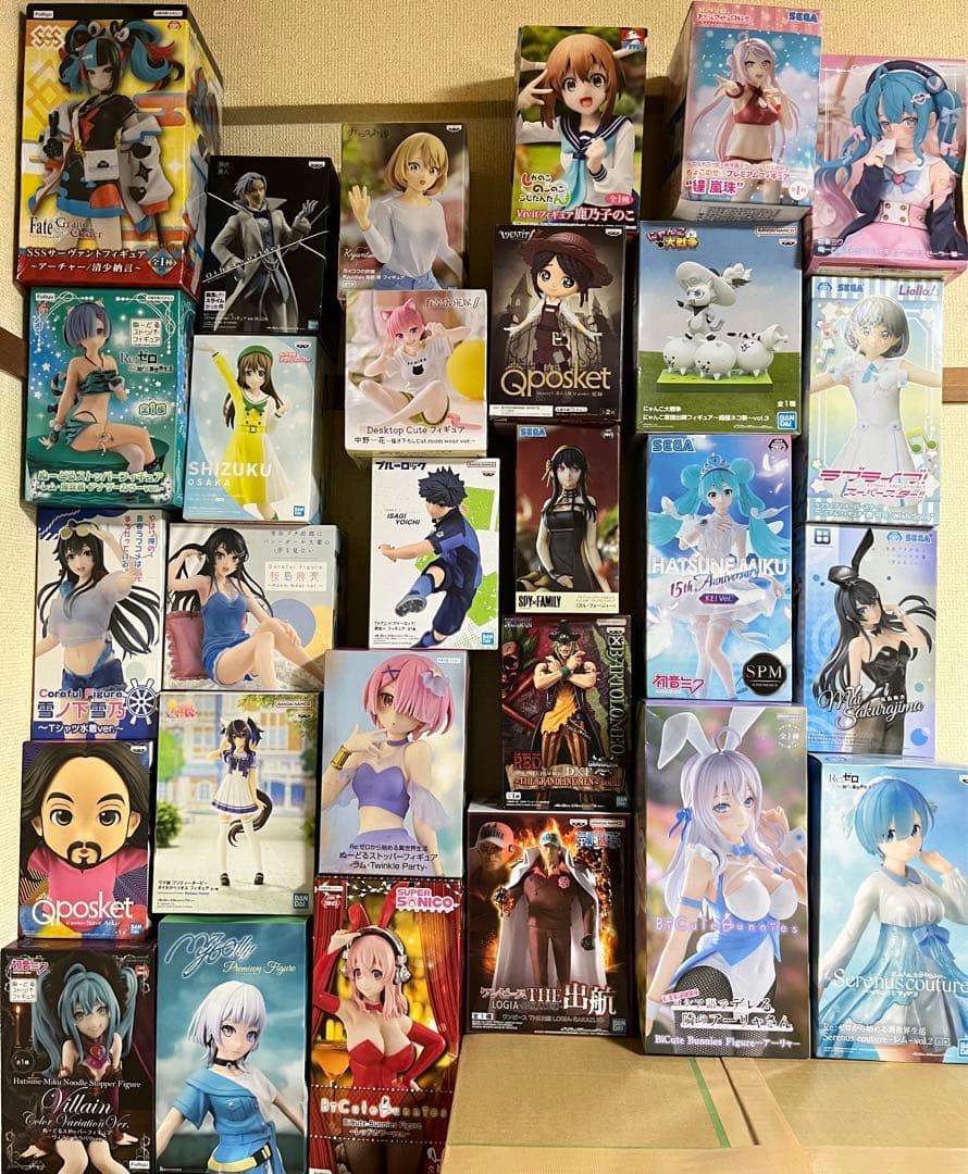 [箱凹み、破れあり、色褪せ] プライズフィギュア　　　　32体