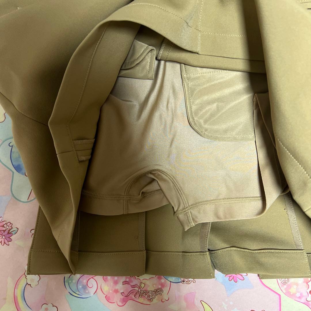 マークアンドロナ ベージュプリーツスカート　MARK&LONA スカル