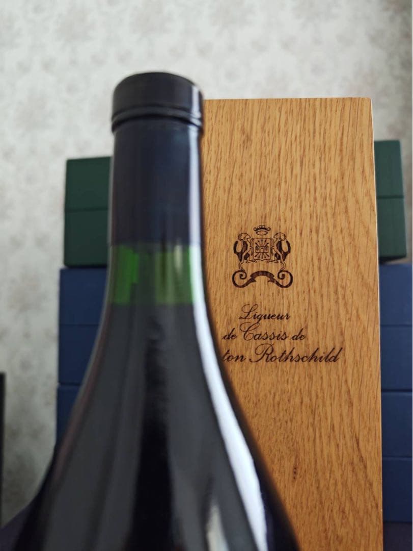 リキュール ド カシス ド ムートン ロートシルト NV 700ml