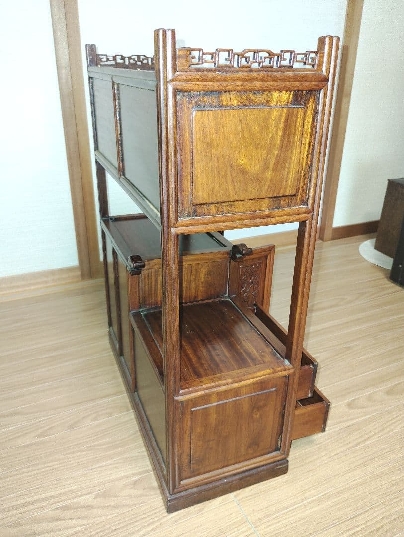 木製彫刻収納棚 引き出し2つ