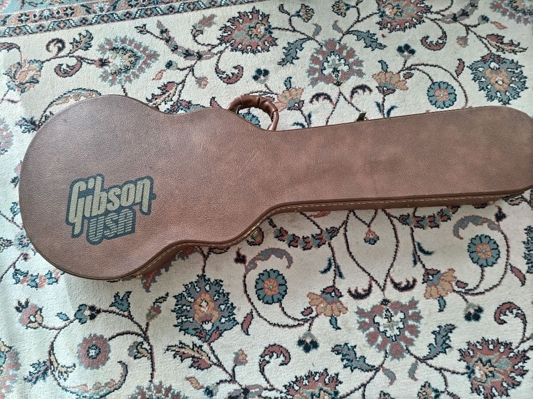 ギブソンレスポールカスタム1992年製造？ ハードケース 革製ストラップ付