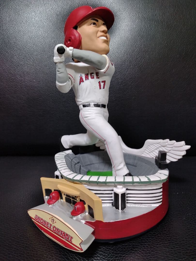 世界限定1000体　大谷翔平MLB公式 　ボブルヘッド(エンゼルス球場台座付）