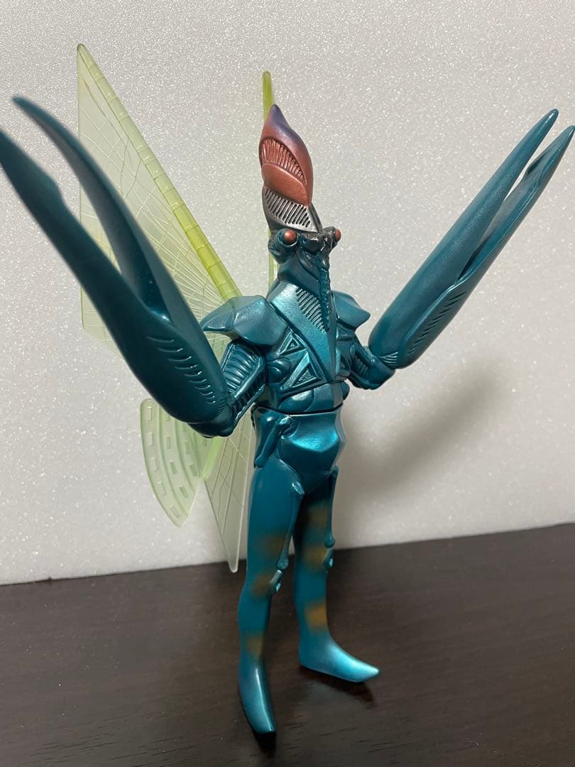 ウルトラマンパワード　サイコバルタン　羽根付き ソフビ