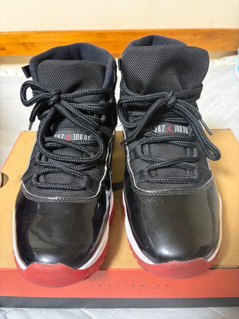 Air Jordan 11 ブラック/レッド