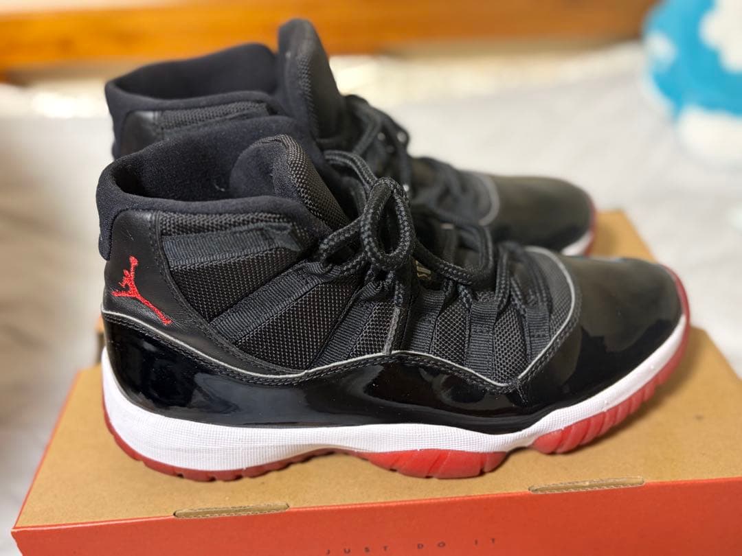 Air Jordan 11 ブラック/レッド