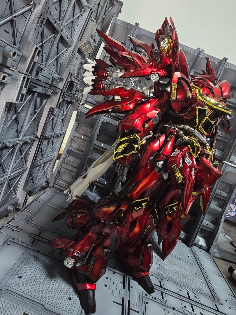 MGシナンジュ風　プラモデル全塗装