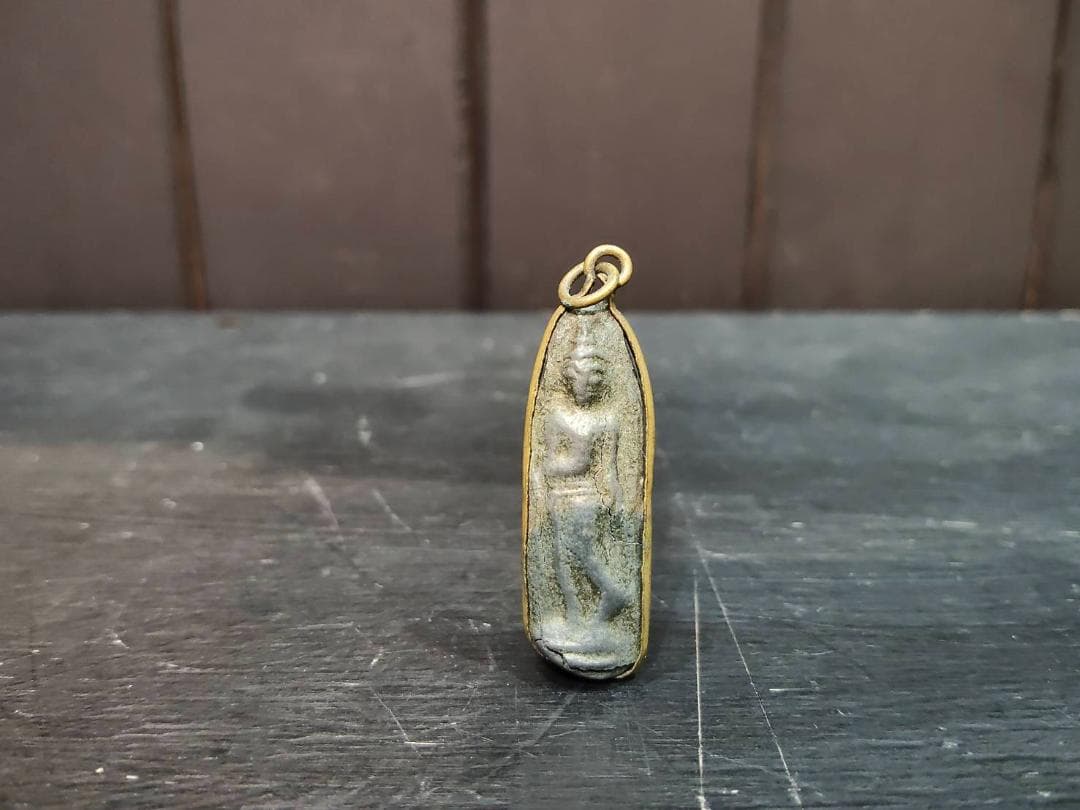 タイのお守り　Phra Thung Setthi　仏陀