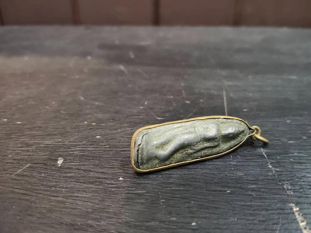 タイのお守り　Phra Thung Setthi　仏陀