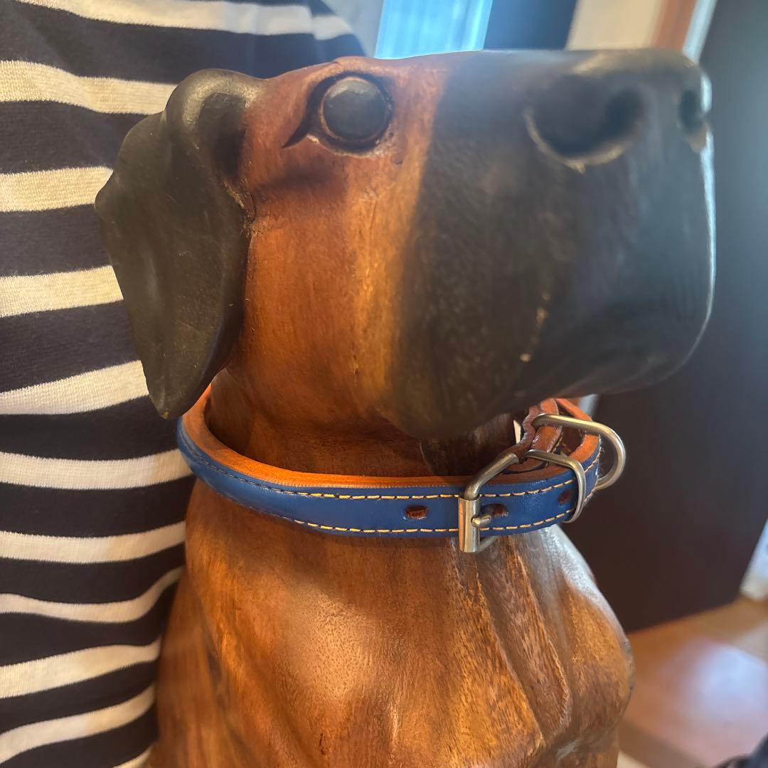 ヴィンテージ　可愛らしい瞳と威厳のある姿が素敵な一刀彫の犬の特大彫刻オブジェ