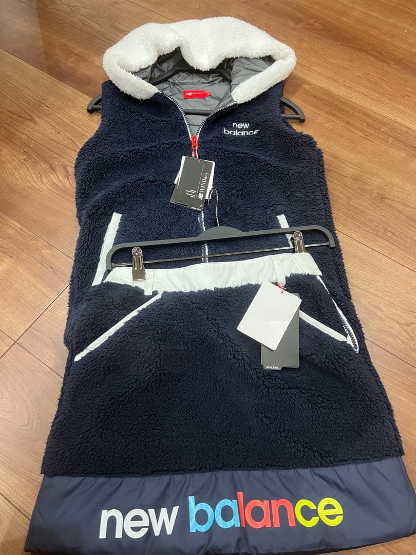 上S下XS ニューバランスゴルフ　レディース　スカート 上下セットアップ