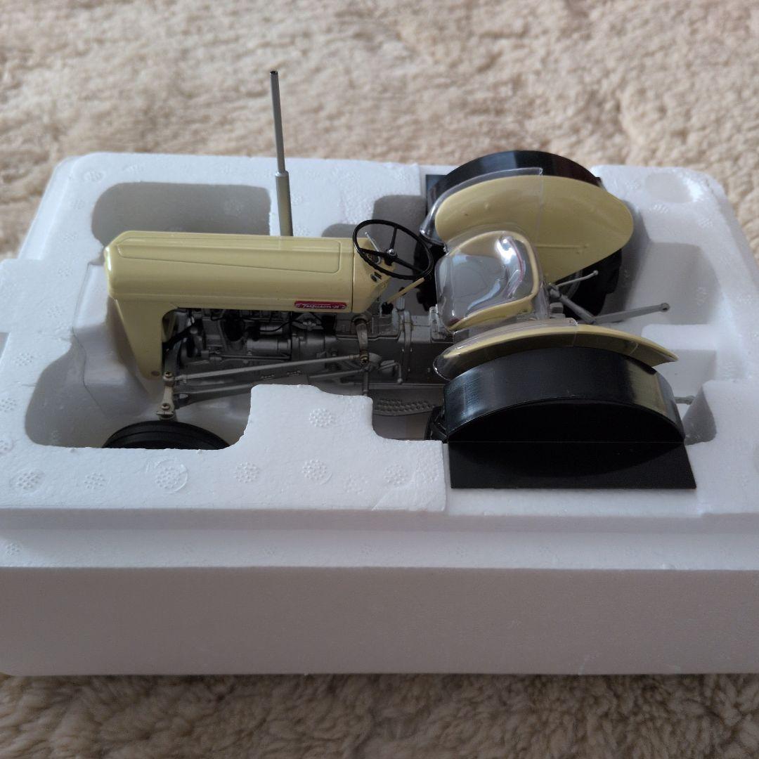 【値下げ】新品Ferguson TO 35 (1957) 1:16スケールモデル