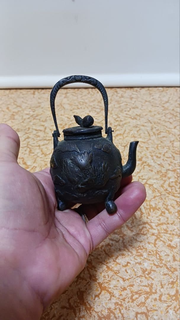 時代物　銅製　鉄瓶形　翼龍図　摘み瓢箪　三足　水滴　江戸期　鉄瓶