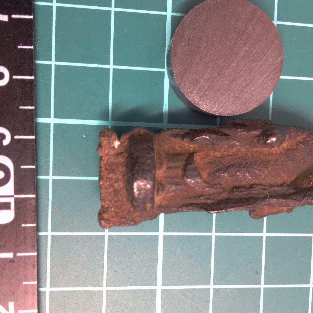 小物１ 茶色の金属製仏像