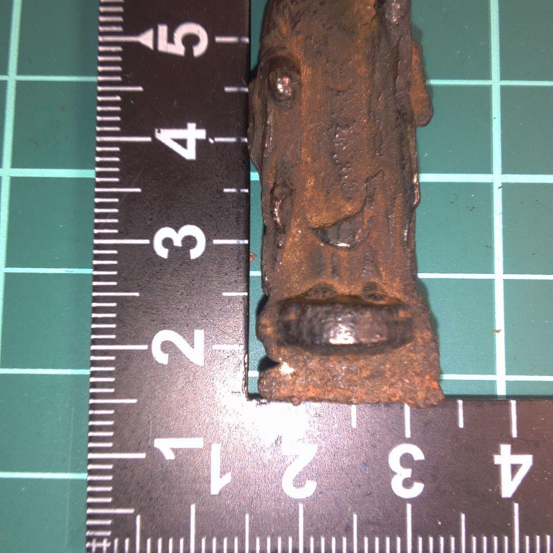 小物１ 茶色の金属製仏像
