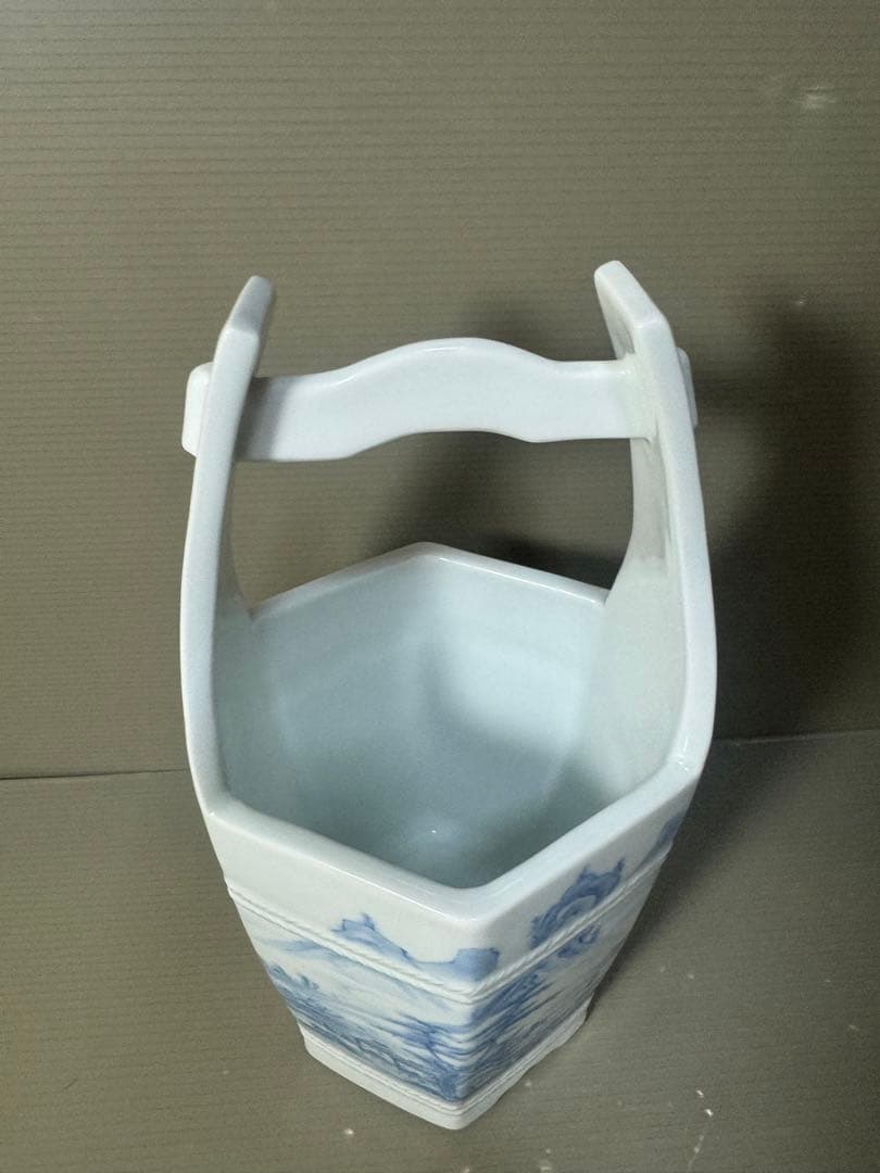 2567 平戸　弥治右衛門　染付山水　手桶　花器　未使用