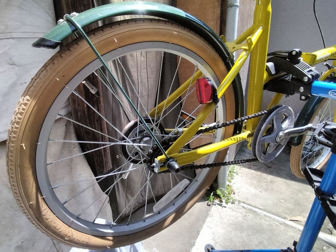 イエロー折りたたみ自転車 ミニベロ 小径ホイール