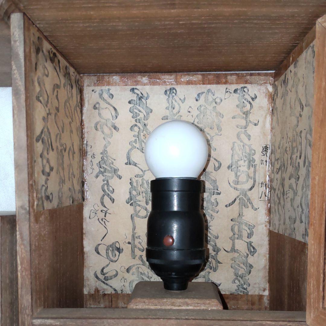 桐製、金具銀製、枕スタンド。