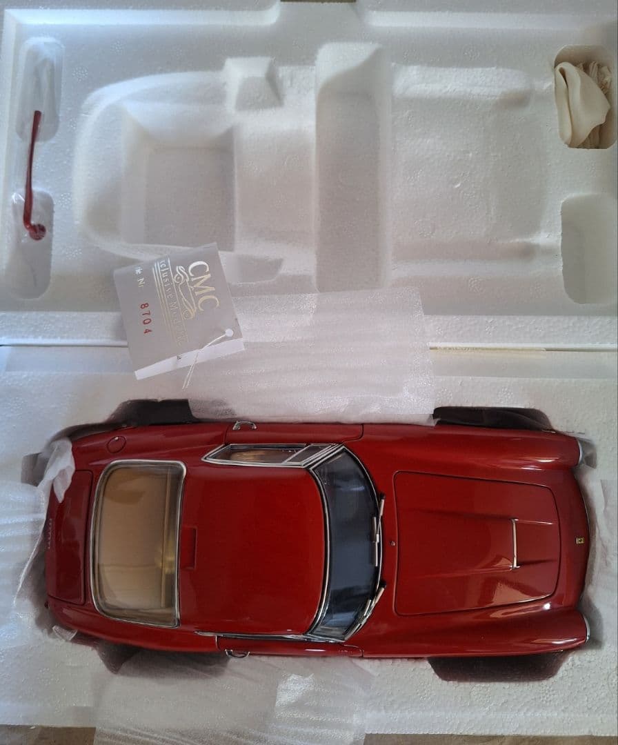 CMC フェラーリ 250GT Berlinetta (SWB) 1/18