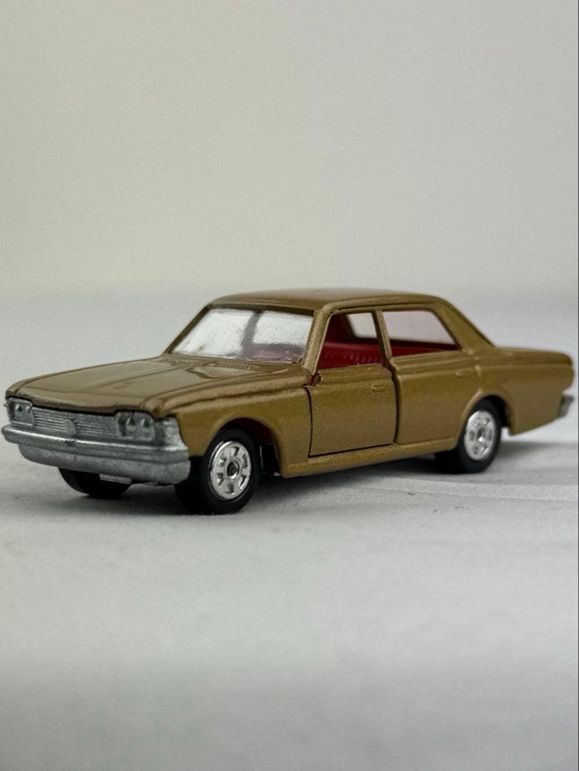 トミカ 黒箱トヨタ クラウン スーパーデラックス 1Eホイール 絶版 日本製