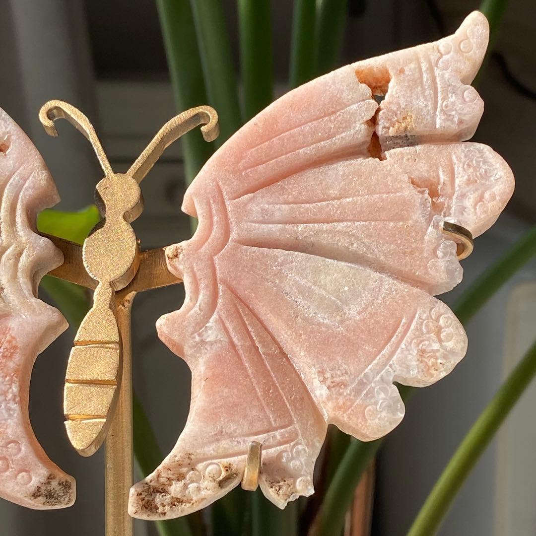 【 キュート ピンクアメジスト バタフライ 原石 スタンド付き 蝶々 さん 】