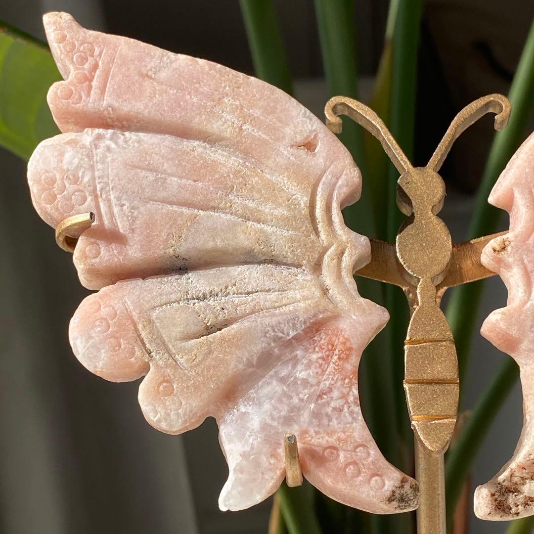 【 キュート ピンクアメジスト バタフライ 原石 スタンド付き 蝶々 さん 】