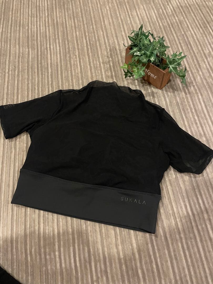SUKALA メッシュショートスリーブフィットネスウェア