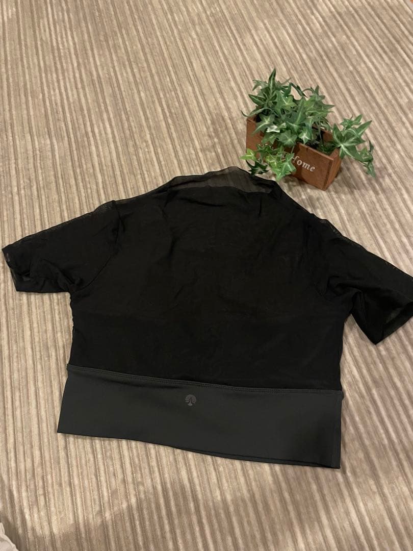 SUKALA メッシュショートスリーブフィットネスウェア