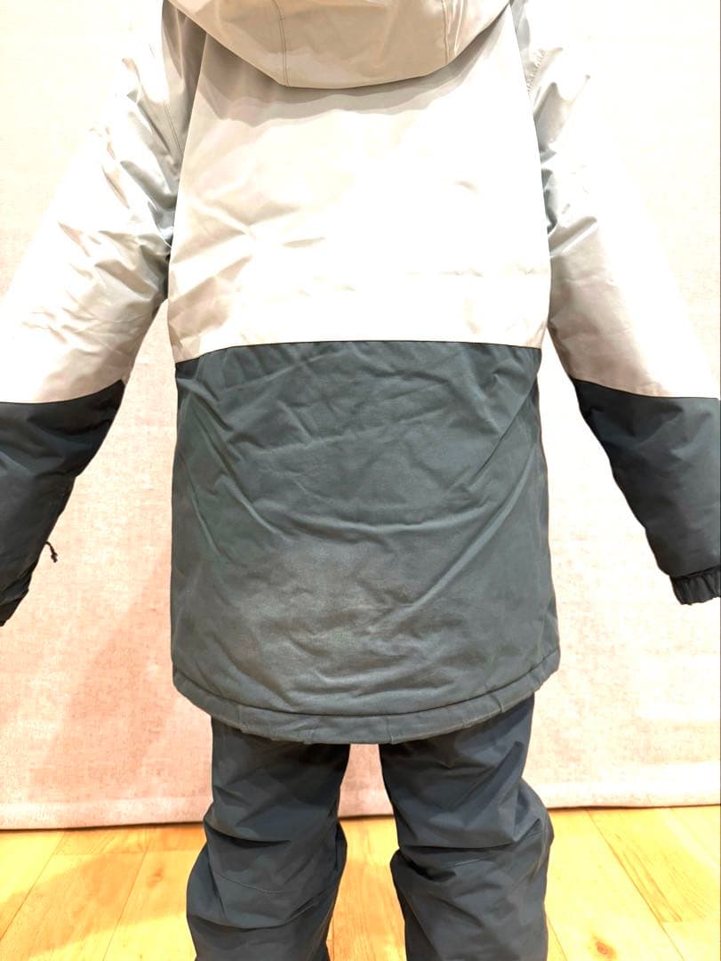 VOLCOM ボルコム　ウェアー　キッズウェアー　ボルコムキッズ　スノーボード