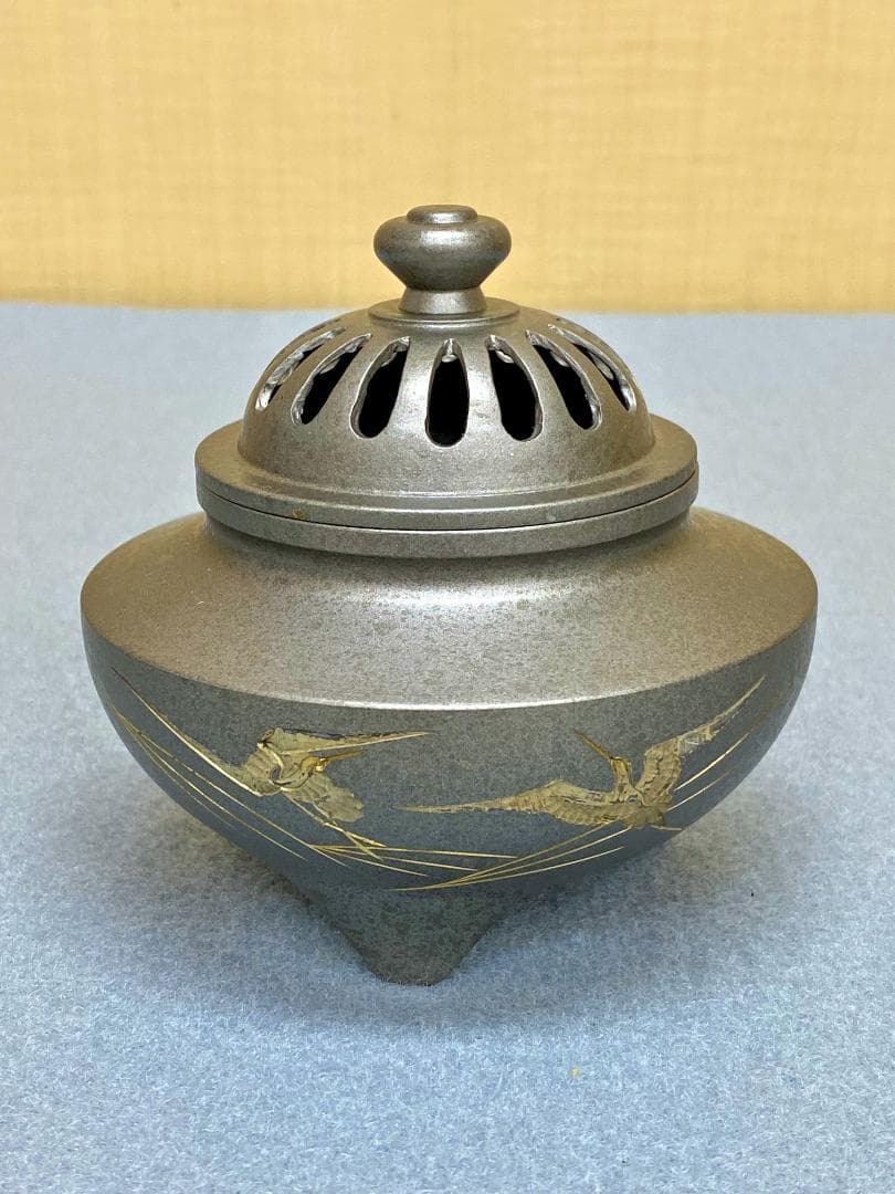 瑞峰堂「玉利久型香炉」銀梨地