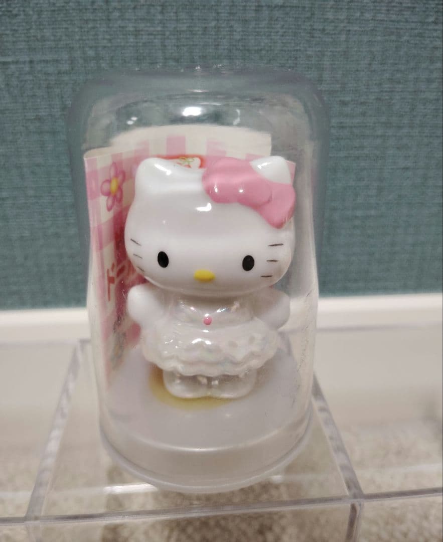 キティ　ドールコレクション　陶器　バニー　イチゴ　バレリーナ　ミニマグラムネ