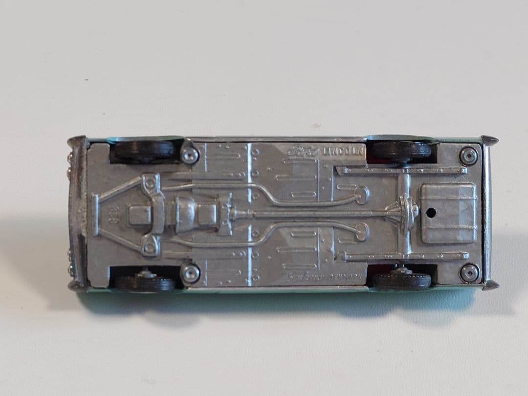 TEKNO NO.829 LINCOLN CONTINENTAL （ブルー）