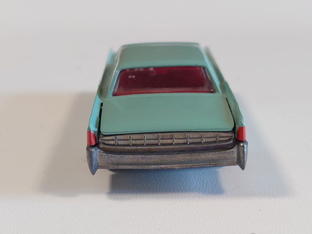 TEKNO NO.829 LINCOLN CONTINENTAL （ブルー）