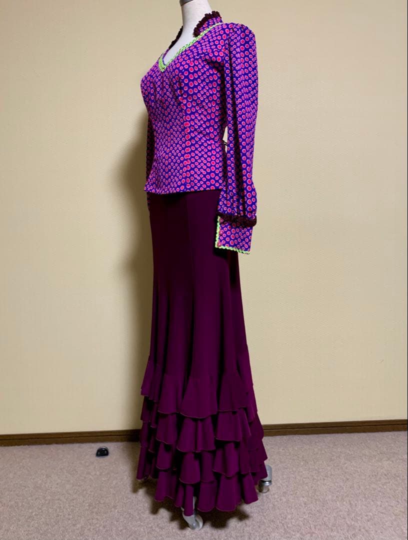 フラメンコ衣装　ソニアジョーンズブラウスとフリルファルダの上下セット